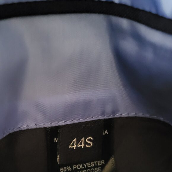 Suit - Picture 3 of 9